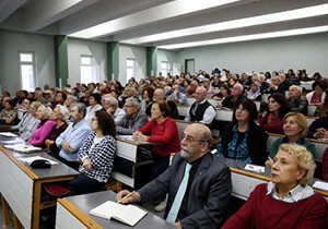  Yaşlı üniversitesi nde dersler başladı